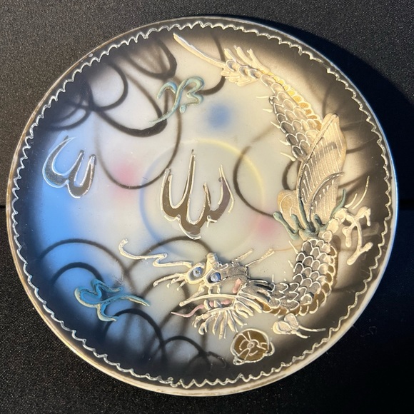 Porcelain tiny teapot. - Picture 1 of 7